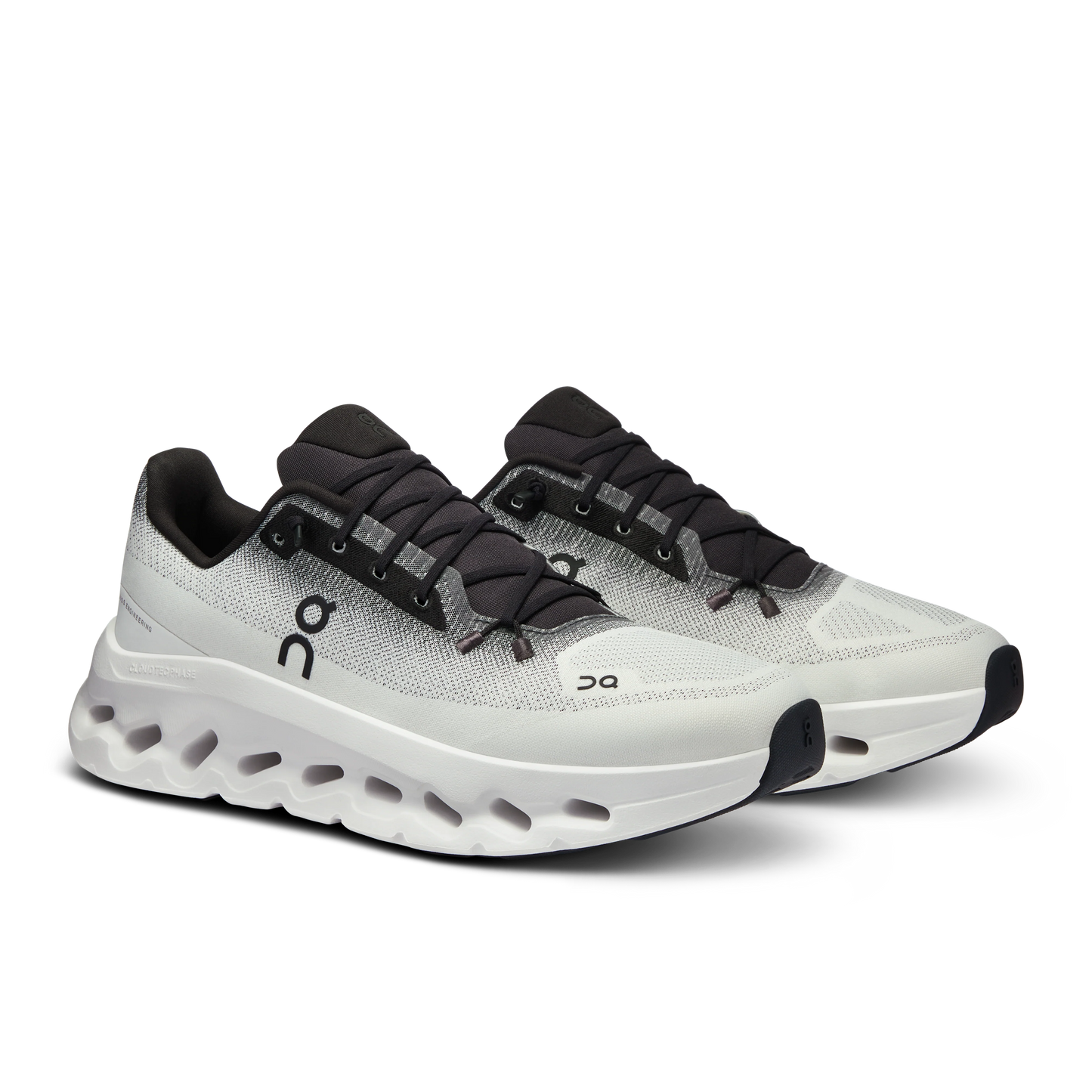 Cloudtilt Black | Ivory