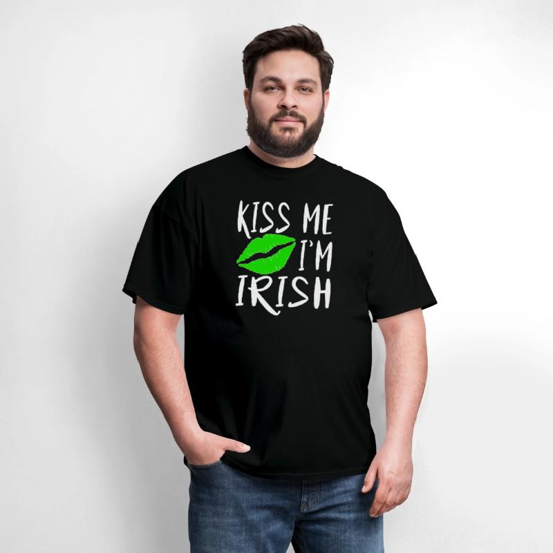Kiss Me I m Irish Beauty Lips Clover