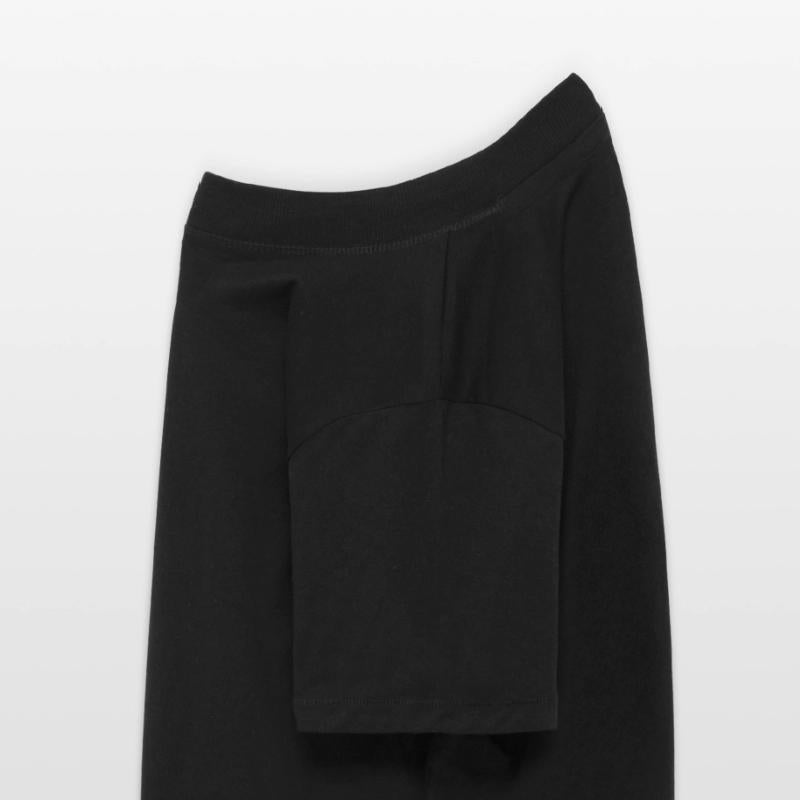 STUDY The Act of Texting, Eating, and Watching TV